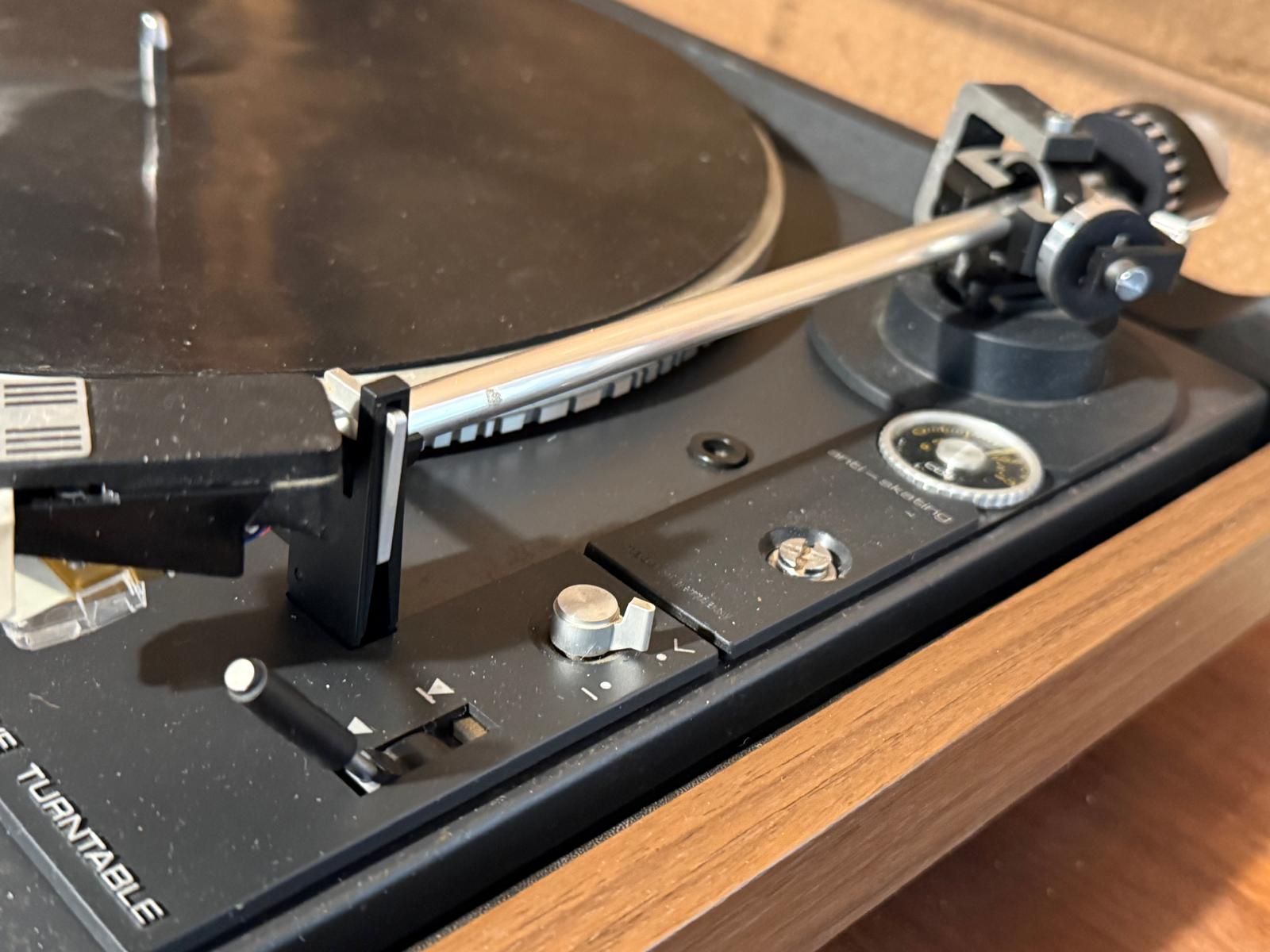 Dual 510-1 Belt Drive Turntable View 2