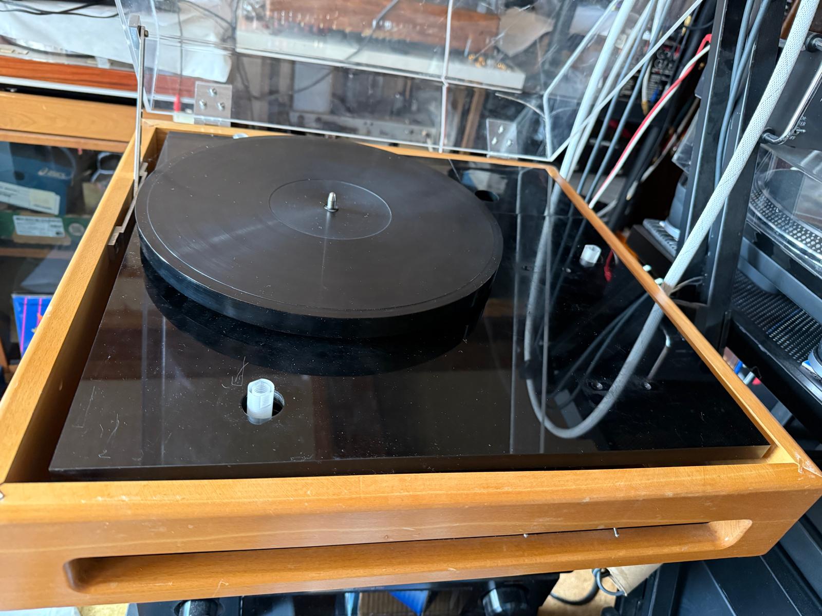 Goldmund Direct Drive Turntable