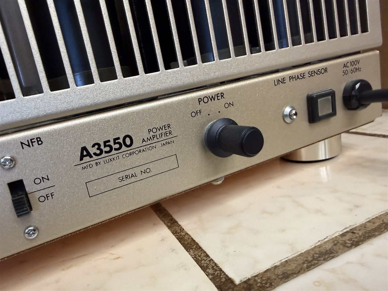 Luxman A3550 View 2