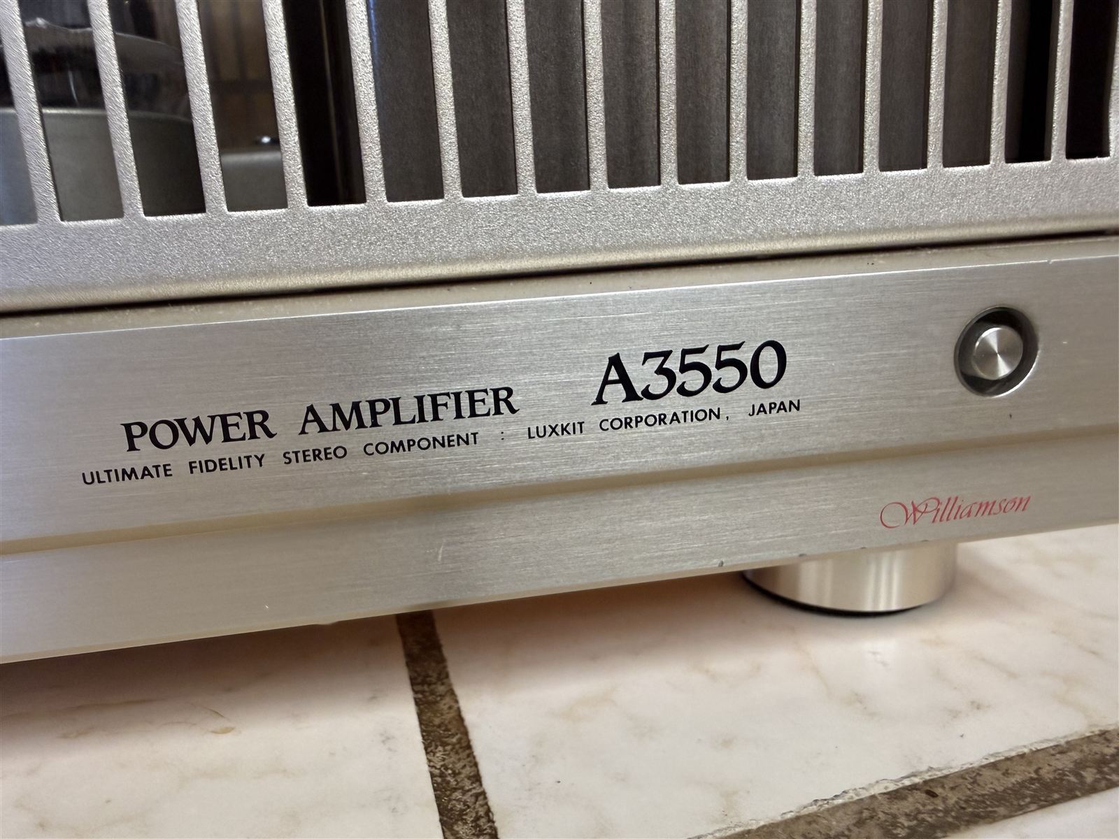 Luxman A3550 View 8