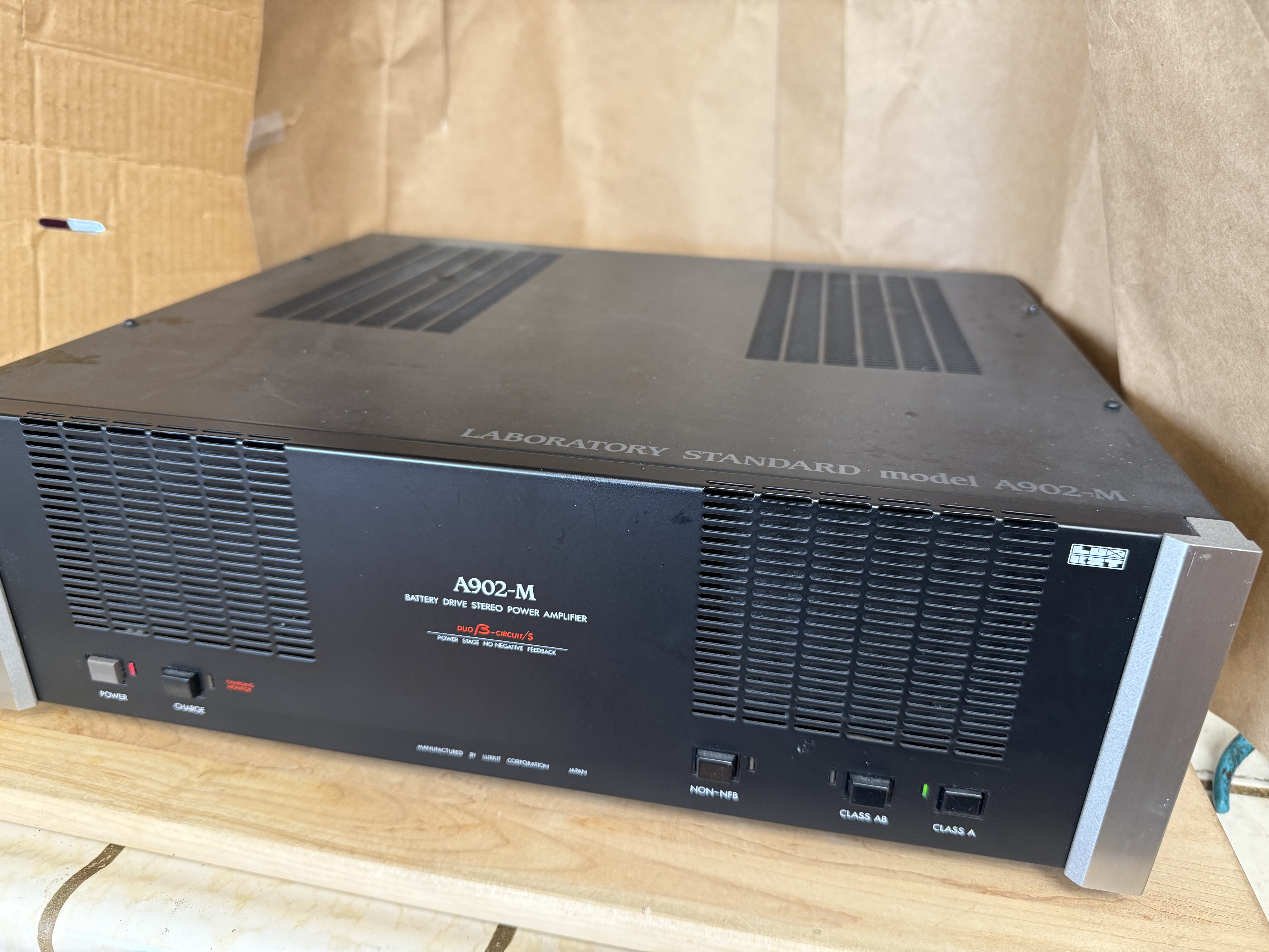 Luxman A902M Power Amplifier