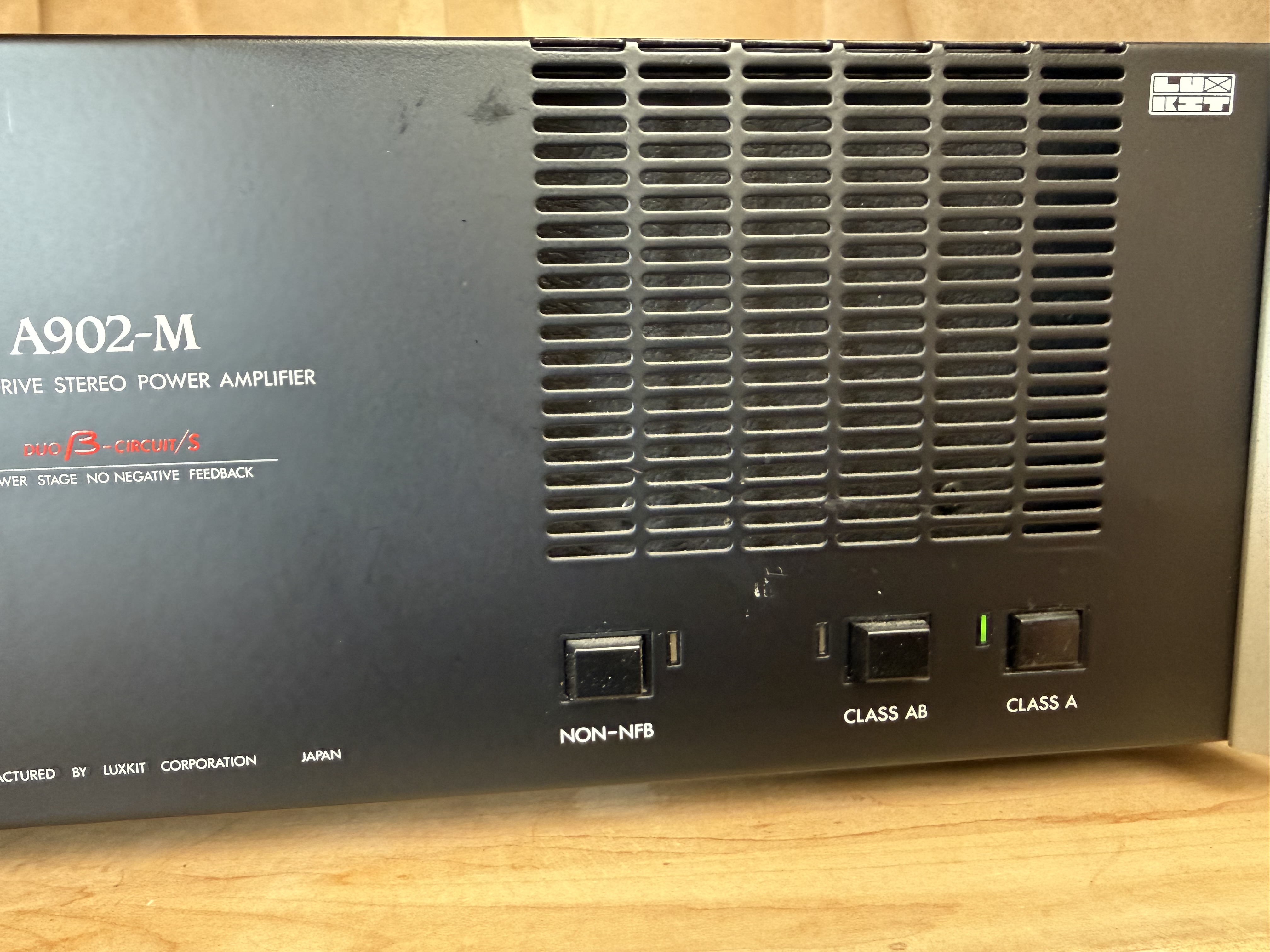 Luxman A902M View 2