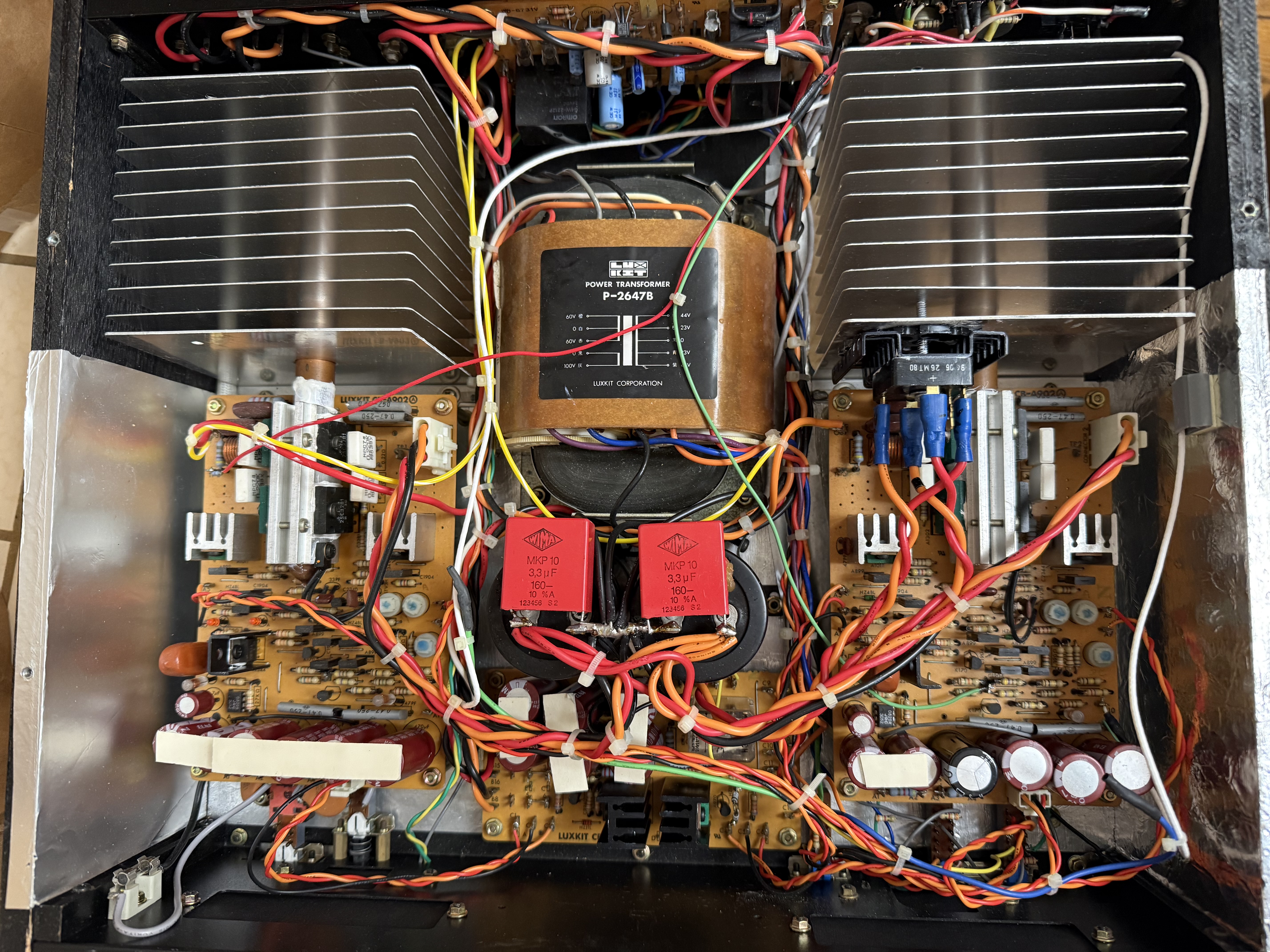 Luxman A902M View 3