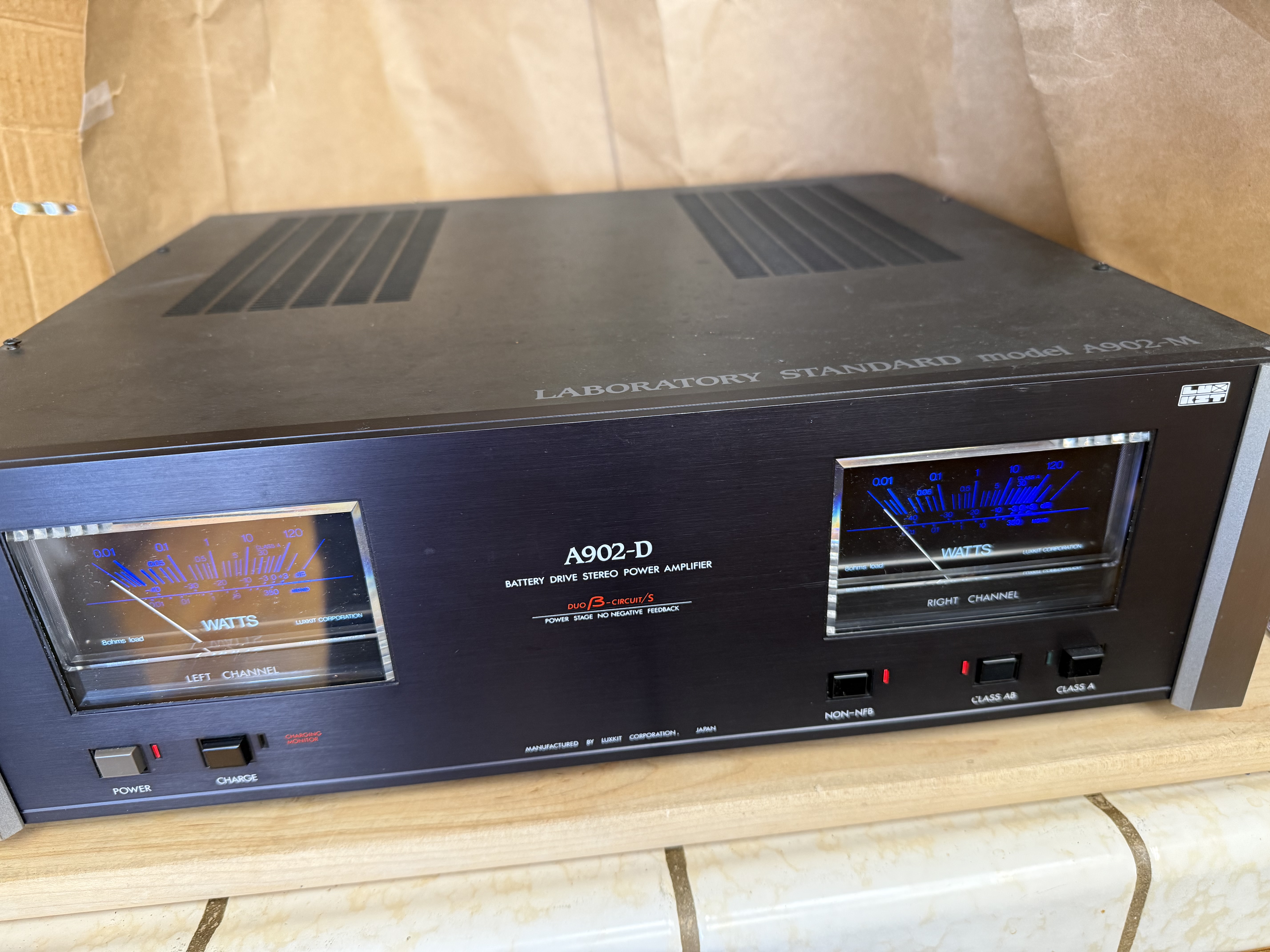 Luxman A902M View 7